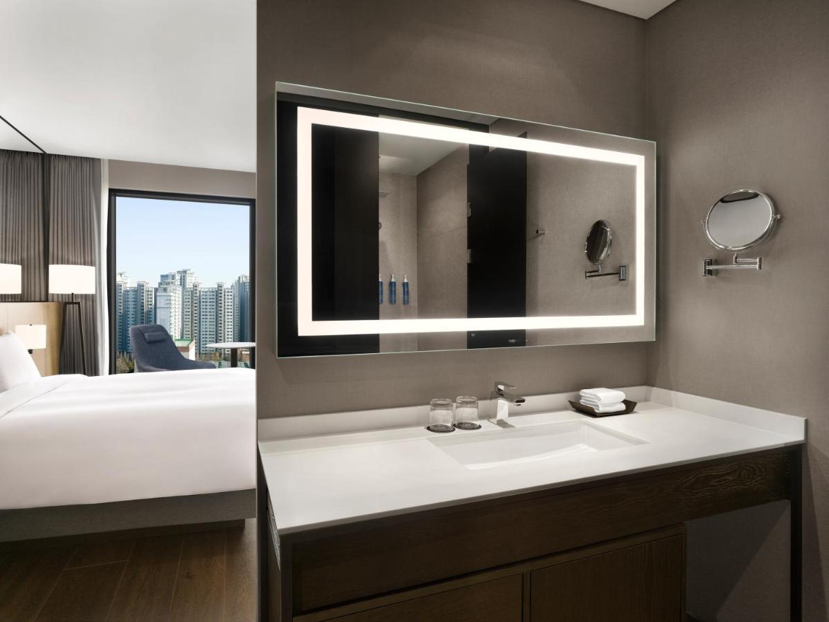 Four Points By Sheraton Suwon Exterior photo